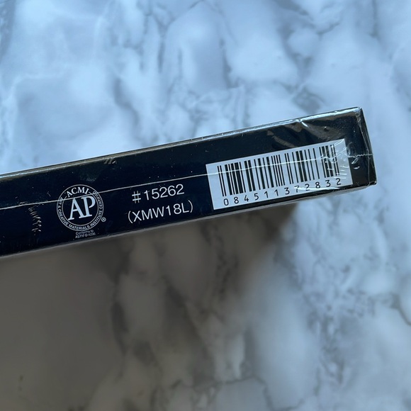 Sakura 18-Piece Koi Assorted Water Color Tube Set - Picture 6 of 11